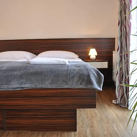 公寓 Apartman Livingstone - Roudna 比尔森